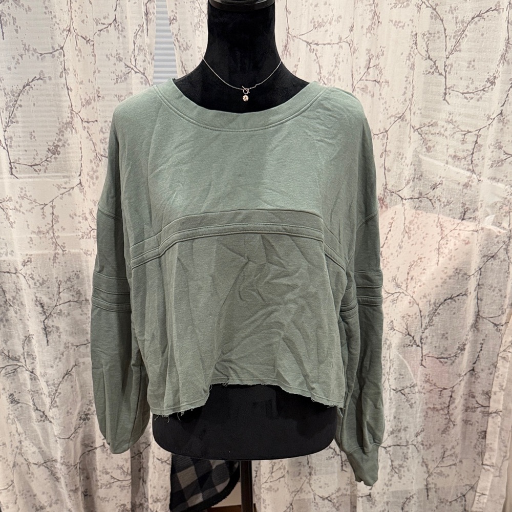SO Women's Sage Green Cropped Sweatshirt Size L
